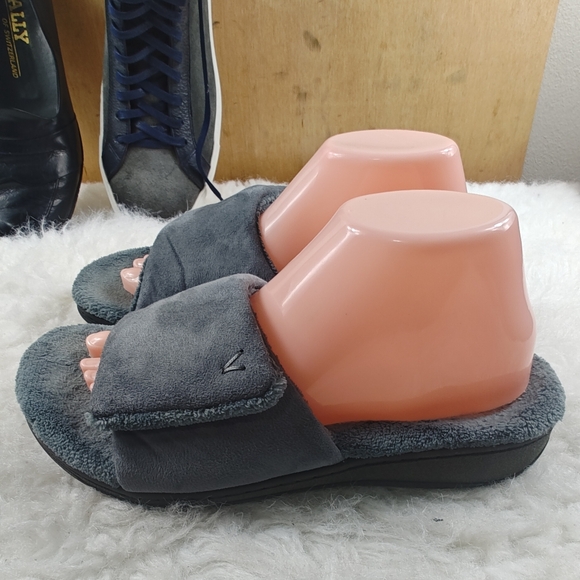 Vionic Darby Adjustable Strap Fuzzy Orthotic Slippers Slides Gray Women’s Sz 8 - Picture 6 of 11